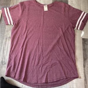 Gildan Tee Size Large